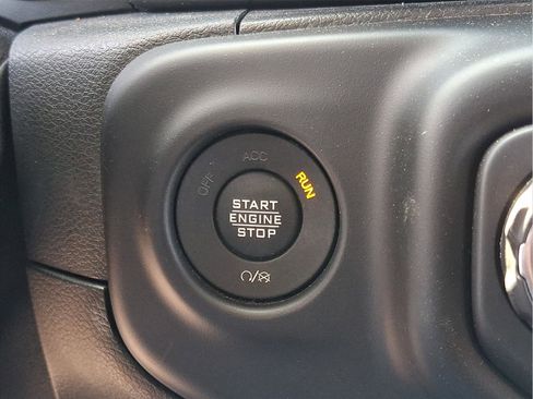 Used 2021 Jeep Wrangler Unlimited Sahara AWD/4WD image 32