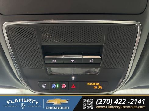 Used 2024 Chevrolet Traverse RS image 34