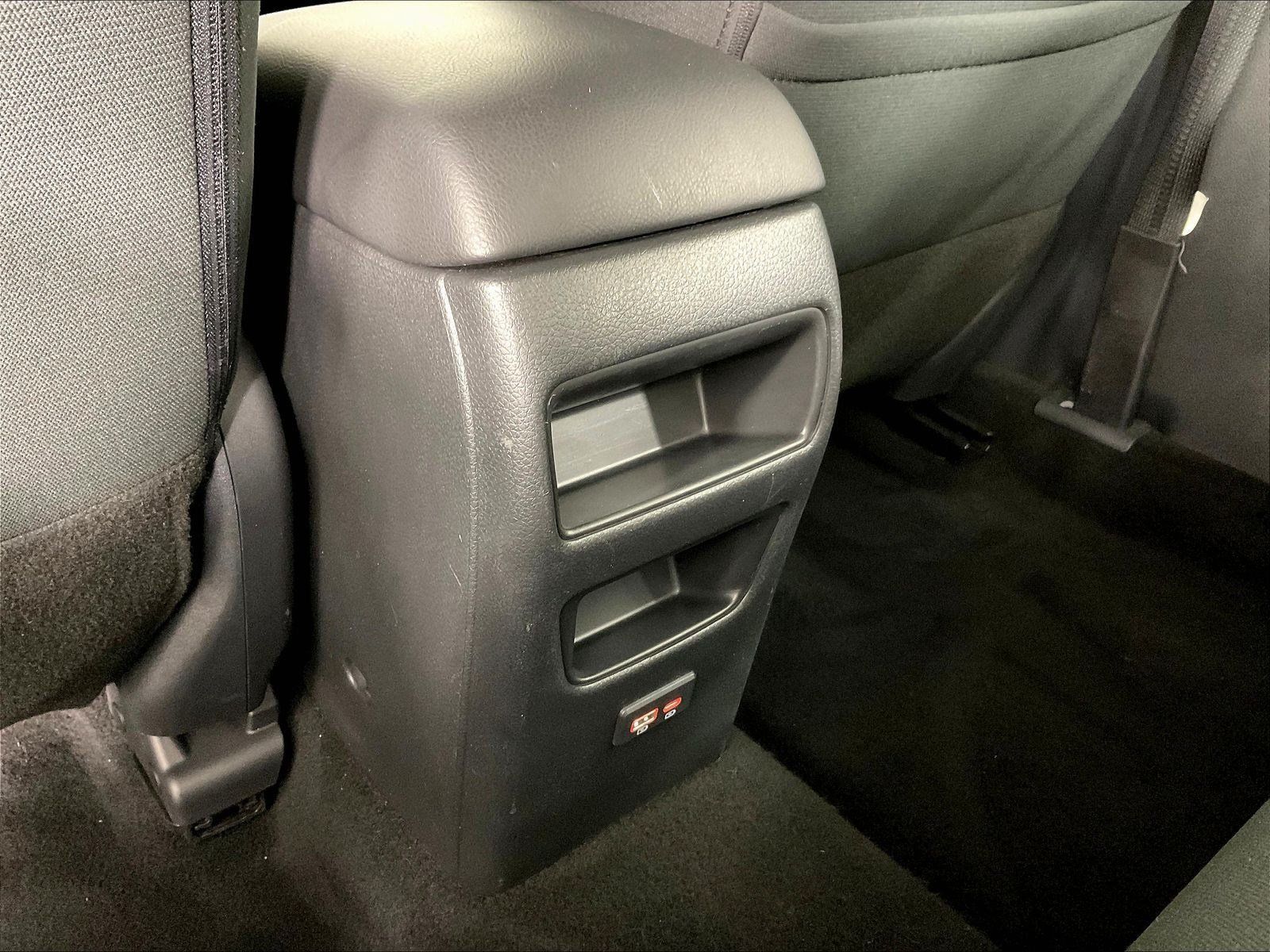 Used 2019 Nissan Sentra SV w/ Special Edition Package FWD image 10