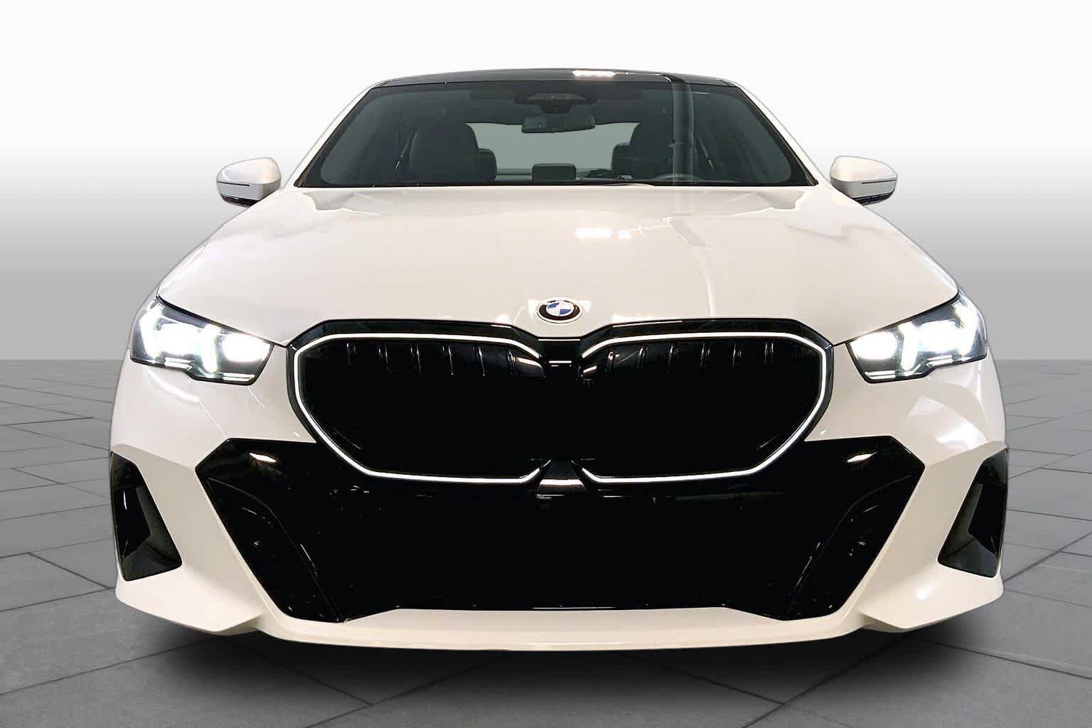 Used 2024 BMW 540i xDrive w/ Executive Package AWD/4WD image 3