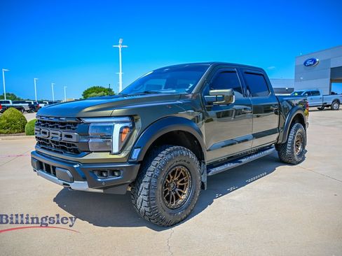 Used 2018 Ford F150 Raptor w/ Equipment Group 802A Luxury AWD/4WD image 3