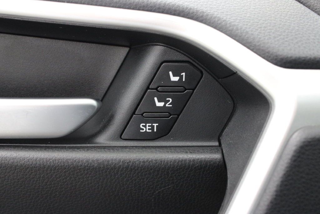 Used 2025 Toyota RAV4 XLE Premium w/ Weather Package FWD image 19