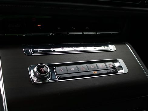 Used 2025 Lincoln Aviator Reserve w/ Jet Appearance Package AWD/4WD image 12