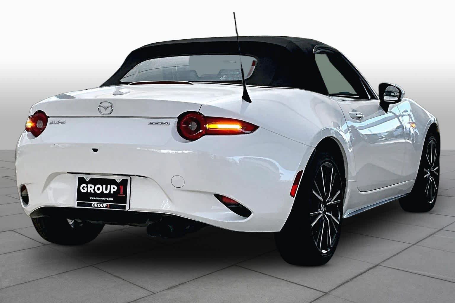 Used 2024 MAZDA MX-5 Miata Grand Touring RWD image 13