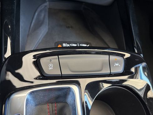 Certified 2024 Chevrolet Trax RS w/ Sunroof Package image 25