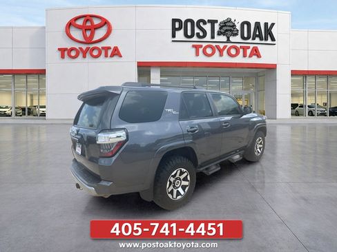 Used 2022 Toyota 4Runner TRD Off-Road AWD/4WD image 5