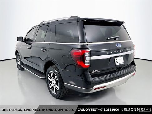 Used 2022 Ford Expedition Limited image 7