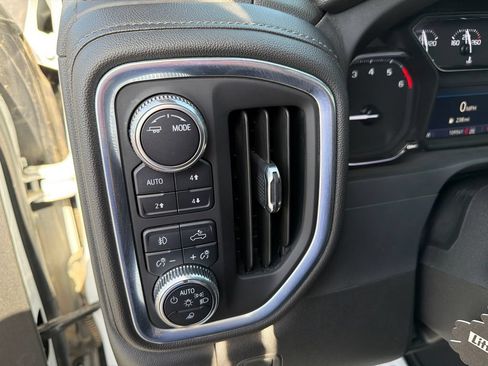 Used 2022 GMC Sierra 1500 SLT w/ SLT Premium Package AWD/4WD image 25