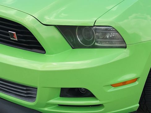 Used 2014 Ford Mustang Premium RWD image 10