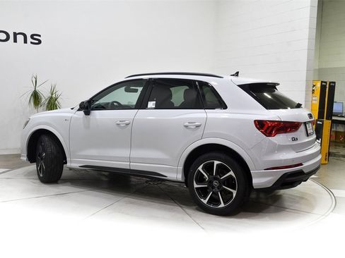 Certified 2025 Audi Q3 2.0T Premium Plus w/ Premium Plus Package image 7