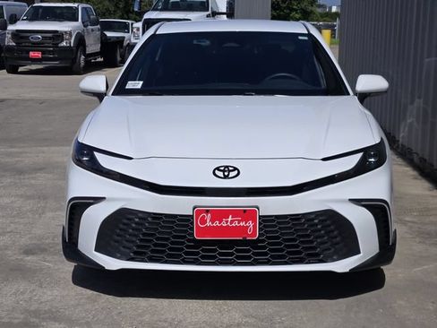 Used 2026 Toyota Camry SE w/ Convenience Package FWD image 2