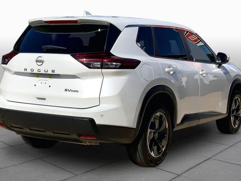 Used 2024 Nissan Rogue SV AWD/4WD image 12