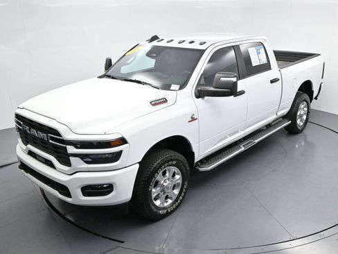 Used 2025 RAM 2500 Big Horn AWD/4WD image 43