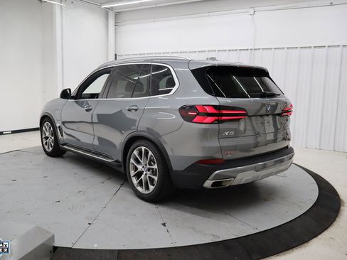Used 2025 BMW X5 xDrive50e image 8