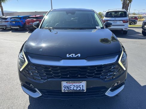 Used 2024 Kia Sportage EX FWD image 3
