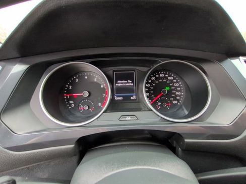 Used 2020 Volkswagen Tiguan SE R-Line image 19