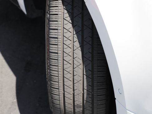 Used 2024 Ford Edge ST w/ Equipment Group 401A AWD/4WD image 3