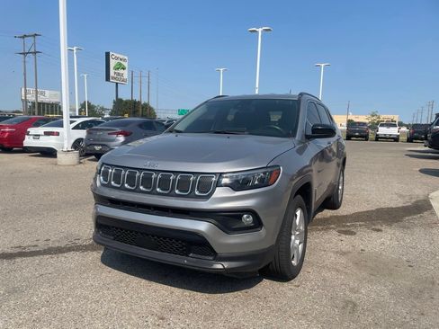 Used 2022 Jeep Compass Latitude w/ Convenience Group AWD/4WD image 6