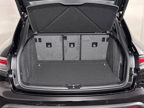 New 2026 Porsche Macan image 13