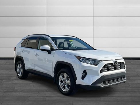Used 2021 Toyota RAV4 XLE w/ Convenience Package image 7