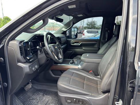 Used 2024 Chevrolet Silverado 3500 High Country w/ High Country Premium Package AWD/4WD image 8