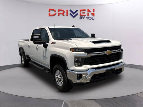 Used 2025 Chevrolet Silverado 2500 LT w/ Convenience Package AWD/4WD image 1