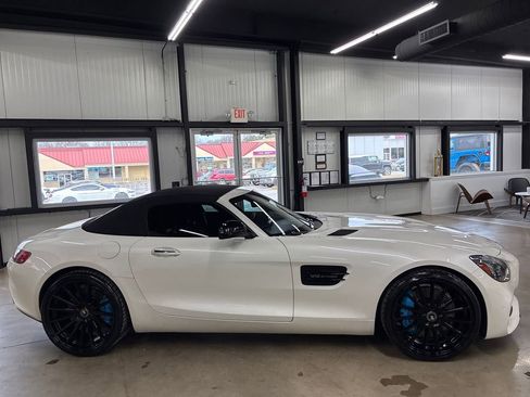 Used 2018 Mercedes-Benz AMG GT Roadster w/ Lane Tracking Package image 14