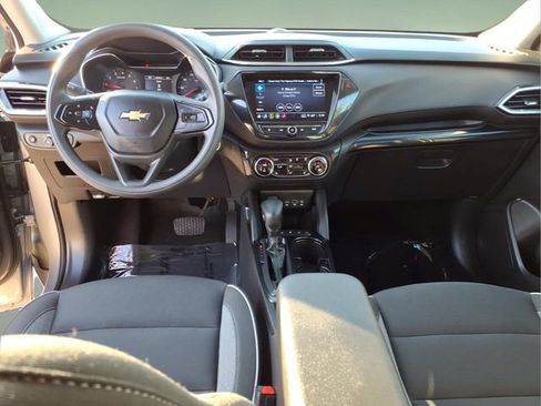 Used 2023 Chevrolet TrailBlazer LT w/ Convenience Package AWD/4WD image 12