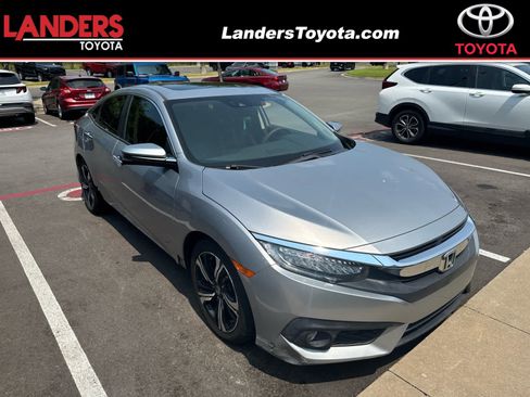 Used 2018 Honda Civic Touring image 1