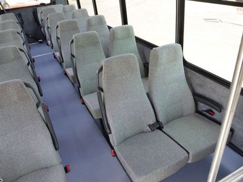 Used 2017 Ford F550 2WD Regular Cab Super Duty image 30