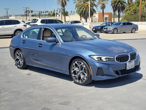 Used 2026 BMW 330i Sedan w/ Premium Package RWD image 4