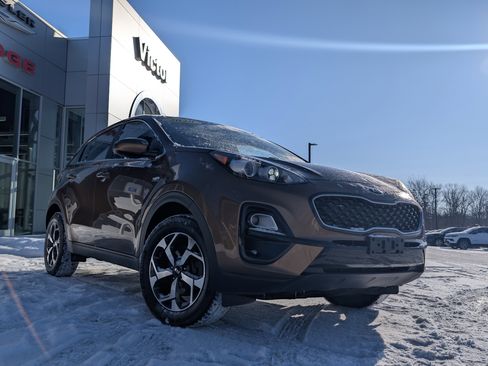 Used 2020 Kia Sportage LX image 3