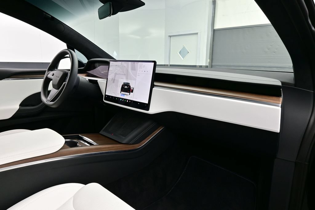 Used 2023 Tesla Model X AWD/4WD image 17