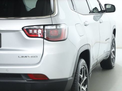 Used 2025 Jeep Compass Limited AWD/4WD image 45