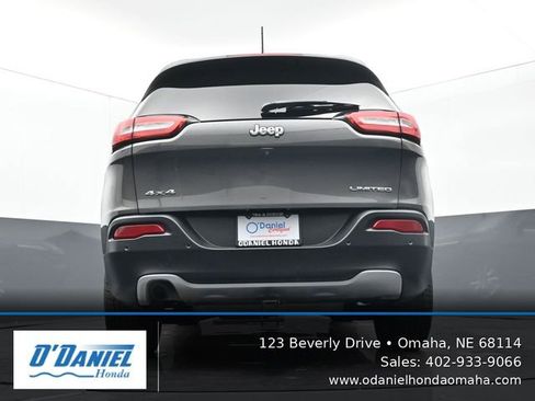 Used 2018 Jeep Cherokee Limited image 10