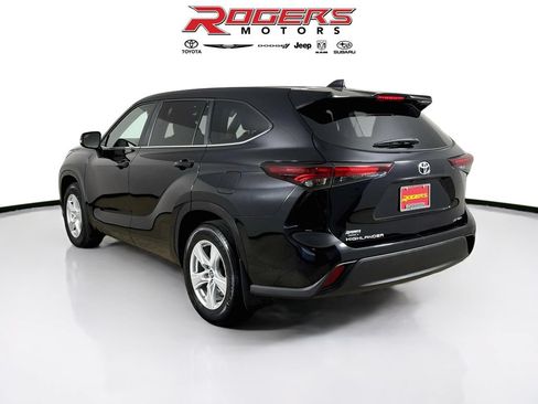 Certified 2024 Toyota Highlander AWD image 11