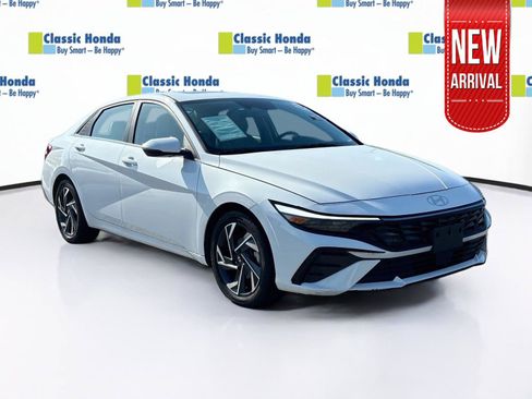 Used 2025 Hyundai Elantra Limited FWD image 1