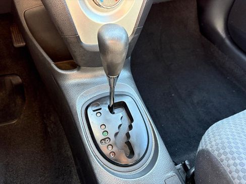 Used 2007 Toyota Yaris Base image 20