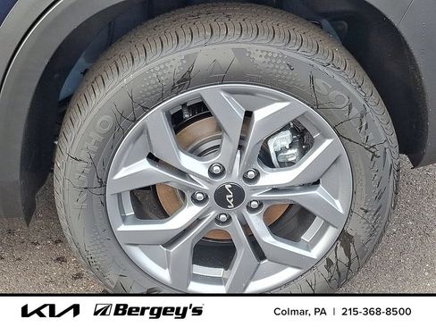 Certified 2026 Kia Seltos LX AWD/4WD image 5