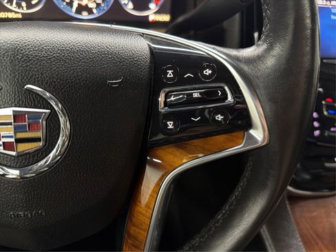 Used 2015 Cadillac Escalade Premium image 28
