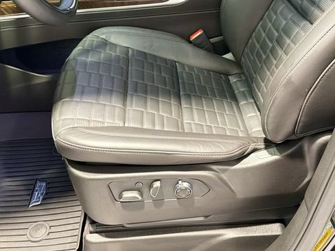 Certified 2025 Cadillac Escalade Sport Platinum w/ LPO, ONYX Package AWD/4WD image 18