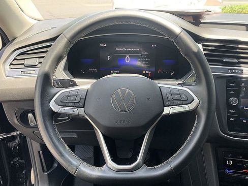 Used 2023 Volkswagen Tiguan SE FWD image 12