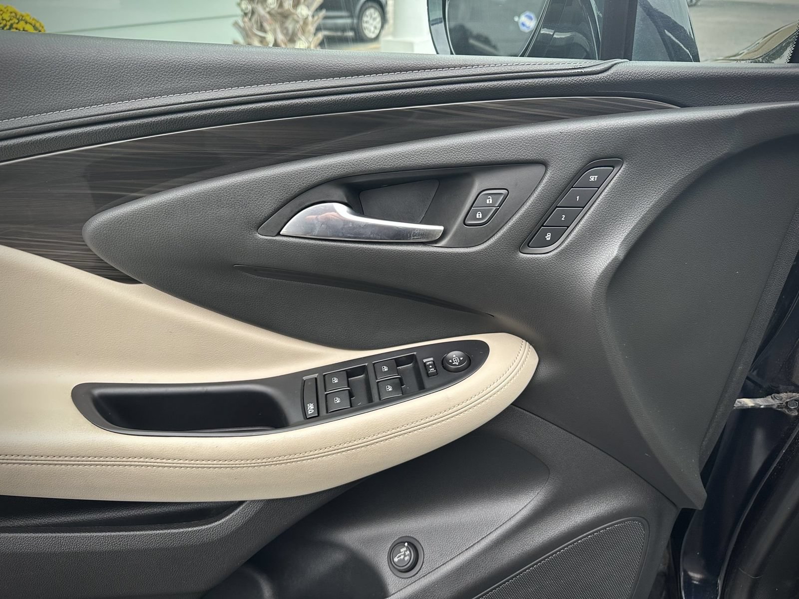 Used 2020 Buick Envision Premium AWD/4WD image 11