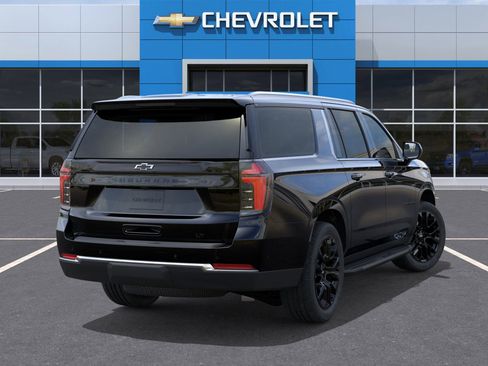 New 2026 Chevrolet Suburban LT image 4