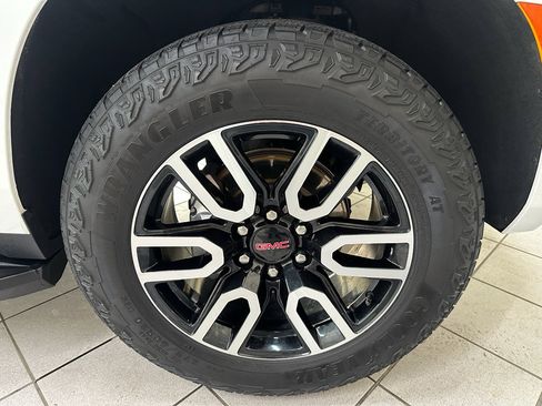 Certified 2023 GMC Yukon AT4 image 14