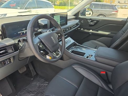 New 2025 Lincoln Aviator 2WD w/ Equipment Group 101A image 19