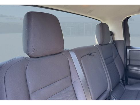 Used 2022 Nissan Frontier S w/ Technology Package RWD image 17