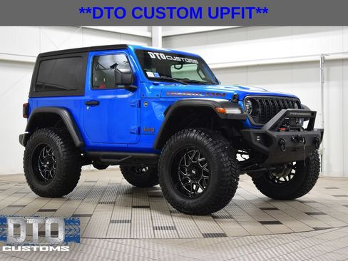 Used 2024 Jeep Wrangler Rubicon w/ Convenience Group AWD/4WD image 1