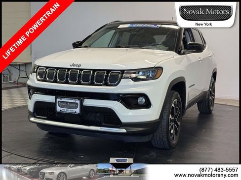 Used 2022 Jeep Compass Limited image 4