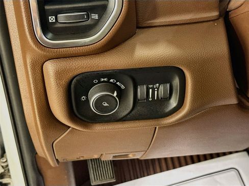 Used 2023 RAM 2500 Laramie AWD/4WD image 10